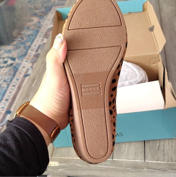 NEW TOMS Kelsey Boots In Cheetah Printed Suede Size Women's 6.5 - Picture 6 of 10